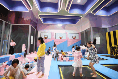 成人炫酷蹦床视频,炫酷蹦床视频带你领略极限运动风采-第3张图片-丝瓜视频成人