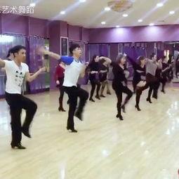 华南广场成人舞蹈视频,动感旋律下的优雅舞动-第3张图片-丝瓜视频成人