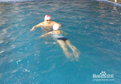 成人游泳怎么憋气视频,成人游泳憋气视频教程解析-第1张图片-丝瓜视频成人