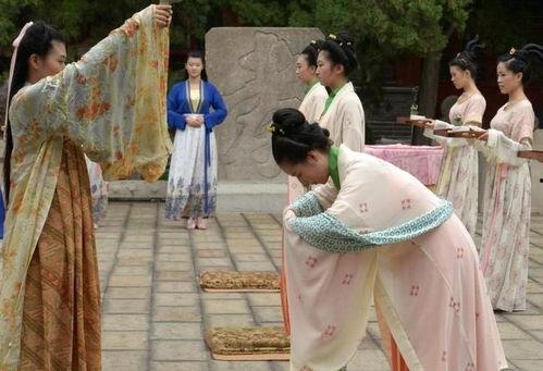 汉服女成人 酒吧视频,成人酒吧中的古典风情演绎-第2张图片-丝瓜视频成人 汉服女成人 酒吧视频,成人酒吧中的古典风情演绎-第2张图片-丝瓜视频成人