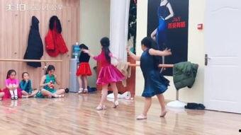 四个成人独舞视频,四部成人独舞作品魅力碰撞-第2张图片-丝瓜视频成人 四个成人独舞视频,四部成人独舞作品魅力碰撞-第2张图片-丝瓜视频成人