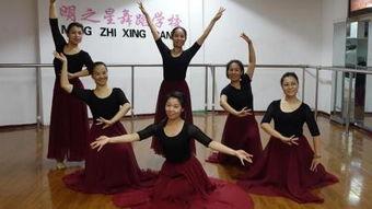 四个成人独舞视频,四部成人独舞作品魅力碰撞-第3张图片-丝瓜视频成人 四个成人独舞视频,四部成人独舞作品魅力碰撞-第3张图片-丝瓜视频成人