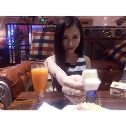 成人吃东西搞笑视频,成人美食搞笑视频大盘点-第1张图片-丝瓜视频成人