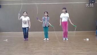成人花样式跳绳视频,跟随视频领略成人跳绳风采-第2张图片-丝瓜视频成人