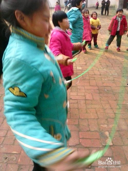 成人花样式跳绳视频,跟随视频领略成人跳绳风采-第3张图片-丝瓜视频成人