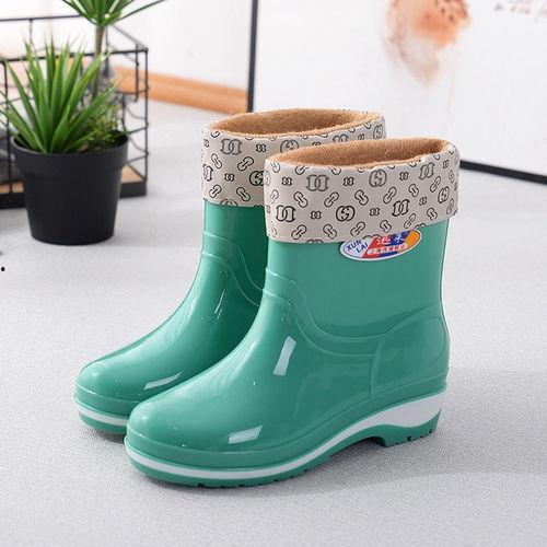 雨鞋女成人小清新视频,雨中漫步——女成人小清新雨鞋视频集锦-第2张图片-丝瓜视频成人