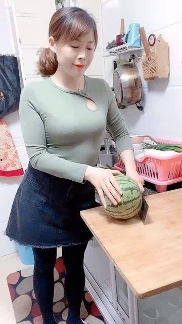 西瓜视频吃成人版-第1张图片-丝瓜视频成人 西瓜视频吃成人版-第1张图片-丝瓜视频成人